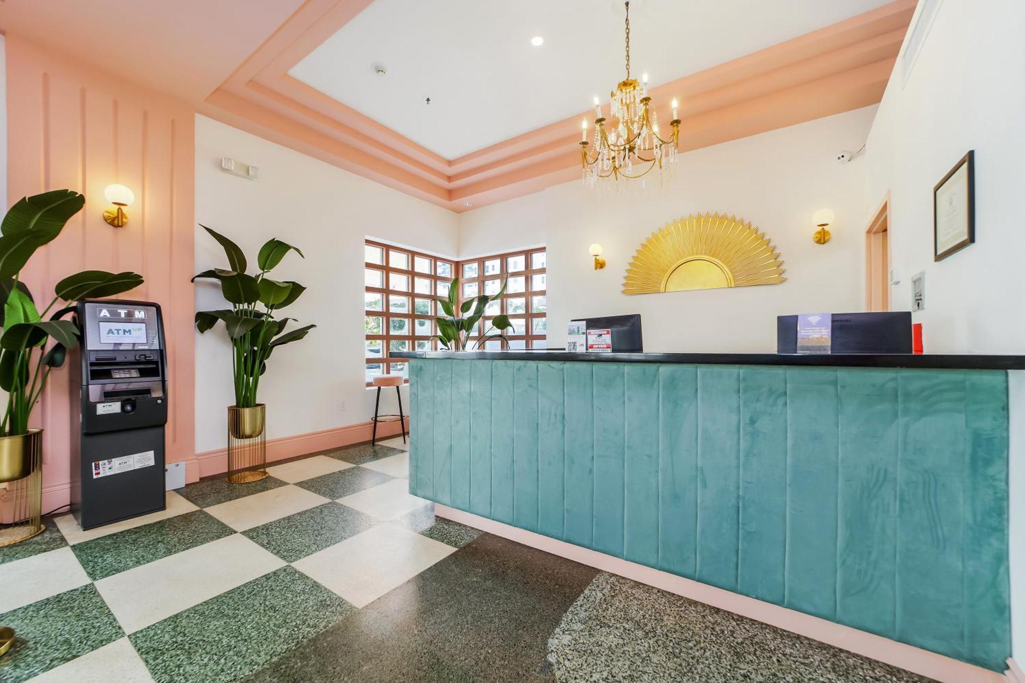 Ocean Spray Hotel Miami Beach Esterno foto