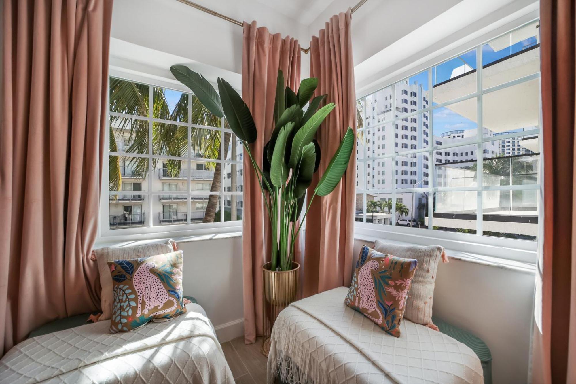 Ocean Spray Hotel Miami Beach Esterno foto