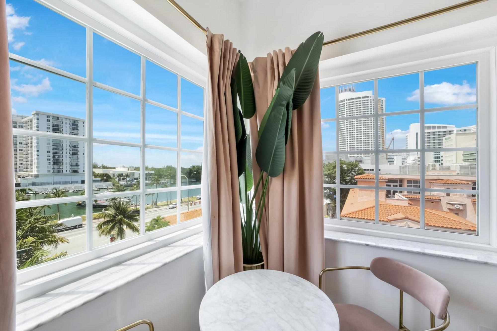Ocean Spray Hotel Miami Beach Esterno foto